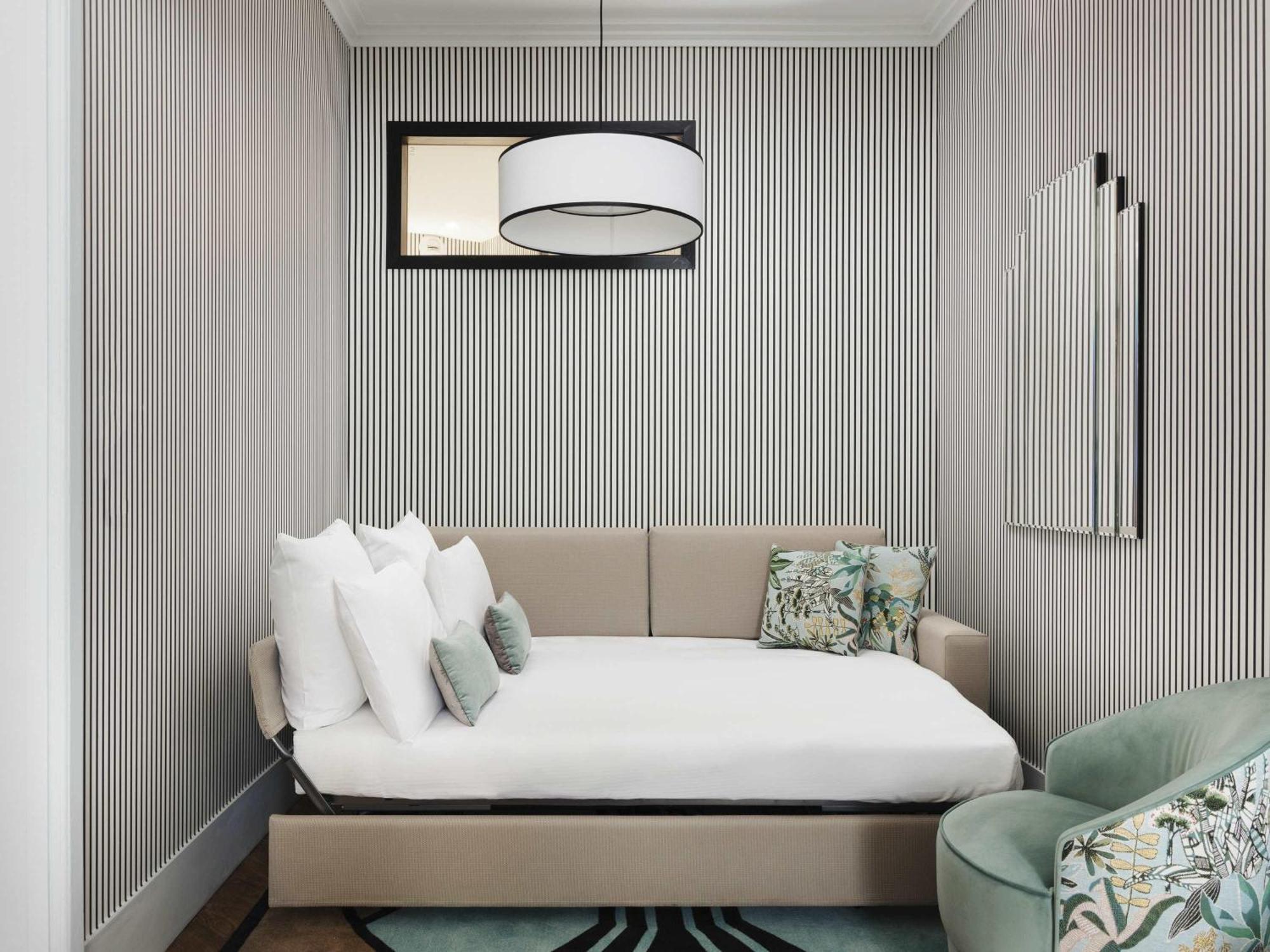 Deluxe Double Room Sofa Bed Balcony Sea View or Upper Floor