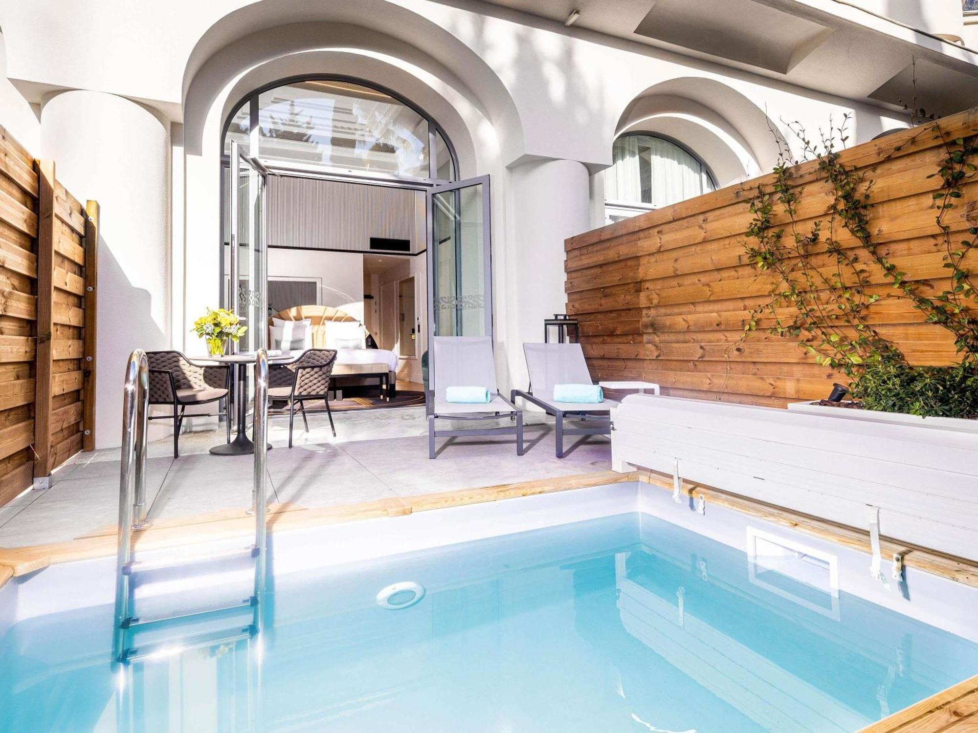 Double Junior Suite on the ground floor a terrace private pool